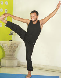 https://theyogaguru.com/wp-content/uploads/2017/11/umeshbig.jpg